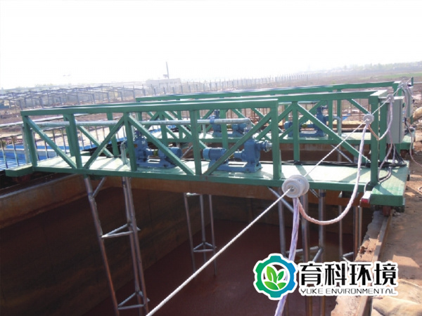 HGN衔车式刮吸泥机