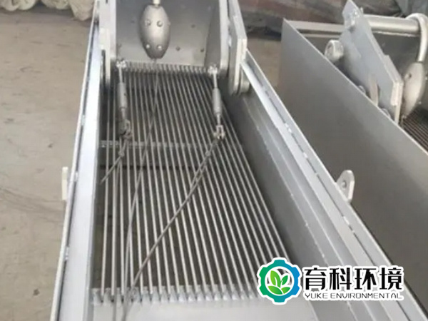 钢丝绳牵引式刮泥机
